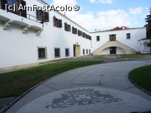 [P06] Palatul Elisabeta - exterior. » foto by tata123 🔱
 - 
<span class="allrVoted glyphicon glyphicon-heart hidden" id="av1268421"></span>
<a class="m-l-10 hidden" id="sv1268421" onclick="voting_Foto_DelVot(,1268421,3511)" role="button">șterge vot <span class="glyphicon glyphicon-remove"></span></a>
<a id="v91268421" class=" c-red"  onclick="voting_Foto_SetVot(1268421)" role="button"><span class="glyphicon glyphicon-heart-empty"></span> <b>LIKE</b> = Votează poza</a> <img class="hidden"  id="f1268421W9" src="/imagini/loader.gif" border="0" /><span class="AjErrMes hidden" id="e1268421ErM"></span>