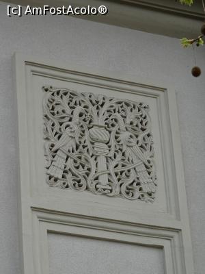 [P10] Panou decorativ &icirc;n Cotroceni. » foto by tata123 🔱
 - 
<span class="allrVoted glyphicon glyphicon-heart hidden" id="av1290748"></span>
<a class="m-l-10 hidden" id="sv1290748" onclick="voting_Foto_DelVot(,1290748,3511)" role="button">șterge vot <span class="glyphicon glyphicon-remove"></span></a>
<a id="v91290748" class=" c-red"  onclick="voting_Foto_SetVot(1290748)" role="button"><span class="glyphicon glyphicon-heart-empty"></span> <b>LIKE</b> = Votează poza</a> <img class="hidden"  id="f1290748W9" src="/imagini/loader.gif" border="0" /><span class="AjErrMes hidden" id="e1290748ErM"></span>