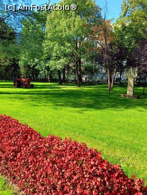 [P01] Pe aleea principală de acces din incinta USAMV. » foto by tata123 🔱
 - 
<span class="allrVoted glyphicon glyphicon-heart hidden" id="av1331465"></span>
<a class="m-l-10 hidden" id="sv1331465" onclick="voting_Foto_DelVot(,1331465,3511)" role="button">șterge vot <span class="glyphicon glyphicon-remove"></span></a>
<a id="v91331465" class=" c-red"  onclick="voting_Foto_SetVot(1331465)" role="button"><span class="glyphicon glyphicon-heart-empty"></span> <b>LIKE</b> = Votează poza</a> <img class="hidden"  id="f1331465W9" src="/imagini/loader.gif" border="0" /><span class="AjErrMes hidden" id="e1331465ErM"></span>