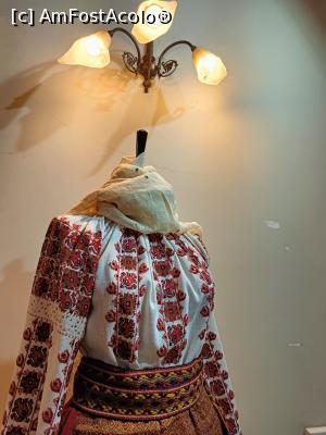 [P27] Expoziția de costume populare - detaliu. » foto by tata123 🔱
 - 
<span class="allrVoted glyphicon glyphicon-heart hidden" id="av1358488"></span>
<a class="m-l-10 hidden" id="sv1358488" onclick="voting_Foto_DelVot(,1358488,3511)" role="button">șterge vot <span class="glyphicon glyphicon-remove"></span></a>
<a id="v91358488" class=" c-red"  onclick="voting_Foto_SetVot(1358488)" role="button"><span class="glyphicon glyphicon-heart-empty"></span> <b>LIKE</b> = Votează poza</a> <img class="hidden"  id="f1358488W9" src="/imagini/loader.gif" border="0" /><span class="AjErrMes hidden" id="e1358488ErM"></span>