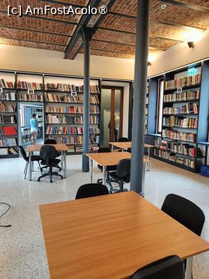 [P34] Interior Biblioteca UNArte. » foto by tata123 🔱
 - 
<span class="allrVoted glyphicon glyphicon-heart hidden" id="av1534118"></span>
<a class="m-l-10 hidden" id="sv1534118" onclick="voting_Foto_DelVot(,1534118,3511)" role="button">șterge vot <span class="glyphicon glyphicon-remove"></span></a>
<a id="v91534118" class=" c-red"  onclick="voting_Foto_SetVot(1534118)" role="button"><span class="glyphicon glyphicon-heart-empty"></span> <b>LIKE</b> = Votează poza</a> <img class="hidden"  id="f1534118W9" src="/imagini/loader.gif" border="0" /><span class="AjErrMes hidden" id="e1534118ErM"></span>