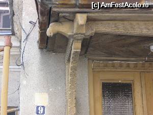 [P10] Ornament la intrarea unei case pe Aleea Suter » foto by tata123 🔱
 - 
<span class="allrVoted glyphicon glyphicon-heart hidden" id="av516988"></span>
<a class="m-l-10 hidden" id="sv516988" onclick="voting_Foto_DelVot(,516988,3511)" role="button">șterge vot <span class="glyphicon glyphicon-remove"></span></a>
<a id="v9516988" class=" c-red"  onclick="voting_Foto_SetVot(516988)" role="button"><span class="glyphicon glyphicon-heart-empty"></span> <b>LIKE</b> = Votează poza</a> <img class="hidden"  id="f516988W9" src="/imagini/loader.gif" border="0" /><span class="AjErrMes hidden" id="e516988ErM"></span>