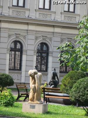 [P12] În planul second al doilea nud din curtea Palatului Romanit (Muzeul Colecțiilor de Artă).  » foto by tata123 🔱
 - 
<span class="allrVoted glyphicon glyphicon-heart hidden" id="av683943"></span>
<a class="m-l-10 hidden" id="sv683943" onclick="voting_Foto_DelVot(,683943,3511)" role="button">șterge vot <span class="glyphicon glyphicon-remove"></span></a>
<a id="v9683943" class=" c-red"  onclick="voting_Foto_SetVot(683943)" role="button"><span class="glyphicon glyphicon-heart-empty"></span> <b>LIKE</b> = Votează poza</a> <img class="hidden"  id="f683943W9" src="/imagini/loader.gif" border="0" /><span class="AjErrMes hidden" id="e683943ErM"></span>