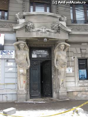 [P07] Cariatidele de la Blocul Agricola - Piața Națiunilor Unite.  » foto by tata123 🔱
 - 
<span class="allrVoted glyphicon glyphicon-heart hidden" id="av683928"></span>
<a class="m-l-10 hidden" id="sv683928" onclick="voting_Foto_DelVot(,683928,3511)" role="button">șterge vot <span class="glyphicon glyphicon-remove"></span></a>
<a id="v9683928" class=" c-red"  onclick="voting_Foto_SetVot(683928)" role="button"><span class="glyphicon glyphicon-heart-empty"></span> <b>LIKE</b> = Votează poza</a> <img class="hidden"  id="f683928W9" src="/imagini/loader.gif" border="0" /><span class="AjErrMes hidden" id="e683928ErM"></span>