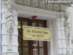 [P08] Cariatide de pe str. Dionisie Lupu - București.  » foto by tata123 🔱
 - 
<span class="allrVoted glyphicon glyphicon-heart hidden" id="av683929"></span>
<a class="m-l-10 hidden" id="sv683929" onclick="voting_Foto_DelVot(,683929,3511)" role="button">șterge vot <span class="glyphicon glyphicon-remove"></span></a>
<a id="v9683929" class=" c-red"  onclick="voting_Foto_SetVot(683929)" role="button"><span class="glyphicon glyphicon-heart-empty"></span> <b>LIKE</b> = Votează poza</a> <img class="hidden"  id="f683929W9" src="/imagini/loader.gif" border="0" /><span class="AjErrMes hidden" id="e683929ErM"></span>