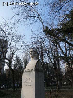 [P08] Poetul Mihai Eminescu - sculptor Ion Jalea - Parcul Cișmigiu.  » foto by tata123 🔱
 - 
<span class="allrVoted glyphicon glyphicon-heart hidden" id="av1140359"></span>
<a class="m-l-10 hidden" id="sv1140359" onclick="voting_Foto_DelVot(,1140359,3511)" role="button">șterge vot <span class="glyphicon glyphicon-remove"></span></a>
<a id="v91140359" class=" c-red"  onclick="voting_Foto_SetVot(1140359)" role="button"><span class="glyphicon glyphicon-heart-empty"></span> <b>LIKE</b> = Votează poza</a> <img class="hidden"  id="f1140359W9" src="/imagini/loader.gif" border="0" /><span class="AjErrMes hidden" id="e1140359ErM"></span>