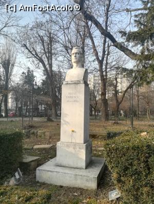 [P09] Poetul Mihai Eminescu - sculptor Ion Jalea - Parcul Cișmigiu.  » foto by tata123 🔱
 - 
<span class="allrVoted glyphicon glyphicon-heart hidden" id="av1140360"></span>
<a class="m-l-10 hidden" id="sv1140360" onclick="voting_Foto_DelVot(,1140360,3511)" role="button">șterge vot <span class="glyphicon glyphicon-remove"></span></a>
<a id="v91140360" class=" c-red"  onclick="voting_Foto_SetVot(1140360)" role="button"><span class="glyphicon glyphicon-heart-empty"></span> <b>LIKE</b> = Votează poza</a> <img class="hidden"  id="f1140360W9" src="/imagini/loader.gif" border="0" /><span class="AjErrMes hidden" id="e1140360ErM"></span>