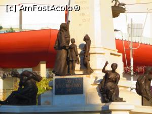 [P07] Personajele de la baza statuii lui Ion C. Brătianu – Piața Universității.  » foto by tata123 🔱
 - 
<span class="allrVoted glyphicon glyphicon-heart hidden" id="av1152374"></span>
<a class="m-l-10 hidden" id="sv1152374" onclick="voting_Foto_DelVot(,1152374,3511)" role="button">șterge vot <span class="glyphicon glyphicon-remove"></span></a>
<a id="v91152374" class=" c-red"  onclick="voting_Foto_SetVot(1152374)" role="button"><span class="glyphicon glyphicon-heart-empty"></span> <b>LIKE</b> = Votează poza</a> <img class="hidden"  id="f1152374W9" src="/imagini/loader.gif" border="0" /><span class="AjErrMes hidden" id="e1152374ErM"></span>