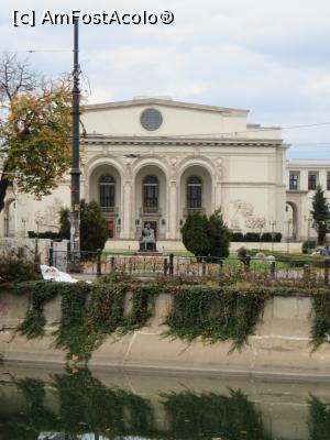 [P01] Dâmbovița, Opera Română și statuia lui George Enescu.  » foto by tata123 🔱
 - 
<span class="allrVoted glyphicon glyphicon-heart hidden" id="av1155088"></span>
<a class="m-l-10 hidden" id="sv1155088" onclick="voting_Foto_DelVot(,1155088,3511)" role="button">șterge vot <span class="glyphicon glyphicon-remove"></span></a>
<a id="v91155088" class=" c-red"  onclick="voting_Foto_SetVot(1155088)" role="button"><span class="glyphicon glyphicon-heart-empty"></span> <b>LIKE</b> = Votează poza</a> <img class="hidden"  id="f1155088W9" src="/imagini/loader.gif" border="0" /><span class="AjErrMes hidden" id="e1155088ErM"></span>