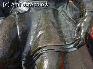 [P15] Detaliu ale statuii sculptorului Constantin Baraschi.  » foto by tata123 🔱
 - 
<span class="allrVoted glyphicon glyphicon-heart hidden" id="av1155103"></span>
<a class="m-l-10 hidden" id="sv1155103" onclick="voting_Foto_DelVot(,1155103,3511)" role="button">șterge vot <span class="glyphicon glyphicon-remove"></span></a>
<a id="v91155103" class=" c-red"  onclick="voting_Foto_SetVot(1155103)" role="button"><span class="glyphicon glyphicon-heart-empty"></span> <b>LIKE</b> = Votează poza</a> <img class="hidden"  id="f1155103W9" src="/imagini/loader.gif" border="0" /><span class="AjErrMes hidden" id="e1155103ErM"></span>