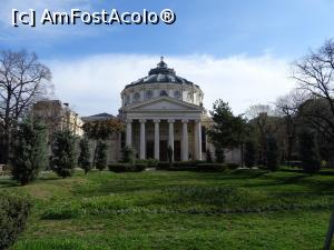 [P19] Ateneul Român din București - în spate se află Filarmonica „George Enescu”.  » foto by tata123 🔱
 - 
<span class="allrVoted glyphicon glyphicon-heart hidden" id="av1155112"></span>
<a class="m-l-10 hidden" id="sv1155112" onclick="voting_Foto_DelVot(,1155112,3511)" role="button">șterge vot <span class="glyphicon glyphicon-remove"></span></a>
<a id="v91155112" class=" c-red"  onclick="voting_Foto_SetVot(1155112)" role="button"><span class="glyphicon glyphicon-heart-empty"></span> <b>LIKE</b> = Votează poza</a> <img class="hidden"  id="f1155112W9" src="/imagini/loader.gif" border="0" /><span class="AjErrMes hidden" id="e1155112ErM"></span>