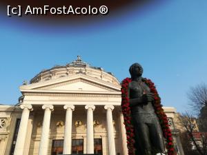 [P20] Statuia lui Mihai Eminescu din fața Ateneului Român - autor Gheorghe Anghel.  » foto by tata123 🔱
 - 
<span class="allrVoted glyphicon glyphicon-heart hidden" id="av1155115"></span>
<a class="m-l-10 hidden" id="sv1155115" onclick="voting_Foto_DelVot(,1155115,3511)" role="button">șterge vot <span class="glyphicon glyphicon-remove"></span></a>
<a id="v91155115" class=" c-red"  onclick="voting_Foto_SetVot(1155115)" role="button"><span class="glyphicon glyphicon-heart-empty"></span> <b>LIKE</b> = Votează poza</a> <img class="hidden"  id="f1155115W9" src="/imagini/loader.gif" border="0" /><span class="AjErrMes hidden" id="e1155115ErM"></span>