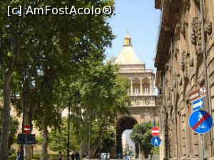 [P18] Porta Nuova marcheaza si acum capatul vestic al celei mai vechi artere din Palermo - Corso Vittorio Emanuele » foto by Carmen Ion
 - 
<span class="allrVoted glyphicon glyphicon-heart hidden" id="av1085558"></span>
<a class="m-l-10 hidden" id="sv1085558" onclick="voting_Foto_DelVot(,1085558,3527)" role="button">șterge vot <span class="glyphicon glyphicon-remove"></span></a>
<a id="v91085558" class=" c-red"  onclick="voting_Foto_SetVot(1085558)" role="button"><span class="glyphicon glyphicon-heart-empty"></span> <b>LIKE</b> = Votează poza</a> <img class="hidden"  id="f1085558W9" src="/imagini/loader.gif" border="0" /><span class="AjErrMes hidden" id="e1085558ErM"></span>