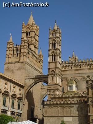 [P02] Monumentala catedrala din Palermo si Palatul Episcopal (stanga)  » foto by Carmen Ion
 - 
<span class="allrVoted glyphicon glyphicon-heart hidden" id="av1085538"></span>
<a class="m-l-10 hidden" id="sv1085538" onclick="voting_Foto_DelVot(,1085538,3527)" role="button">șterge vot <span class="glyphicon glyphicon-remove"></span></a>
<a id="v91085538" class=" c-red"  onclick="voting_Foto_SetVot(1085538)" role="button"><span class="glyphicon glyphicon-heart-empty"></span> <b>LIKE</b> = Votează poza</a> <img class="hidden"  id="f1085538W9" src="/imagini/loader.gif" border="0" /><span class="AjErrMes hidden" id="e1085538ErM"></span>