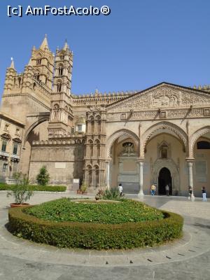 [P04] Monumentala catedrala din Palermo, cu porticul gotico-catalan » foto by Carmen Ion
 - 
<span class="allrVoted glyphicon glyphicon-heart hidden" id="av1085540"></span>
<a class="m-l-10 hidden" id="sv1085540" onclick="voting_Foto_DelVot(,1085540,3527)" role="button">șterge vot <span class="glyphicon glyphicon-remove"></span></a>
<a id="v91085540" class=" c-red"  onclick="voting_Foto_SetVot(1085540)" role="button"><span class="glyphicon glyphicon-heart-empty"></span> <b>LIKE</b> = Votează poza</a> <img class="hidden"  id="f1085540W9" src="/imagini/loader.gif" border="0" /><span class="AjErrMes hidden" id="e1085540ErM"></span>