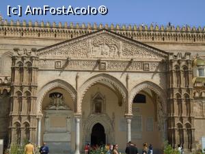 [P06] Monumentala catedrala din Palermo - porticul » foto by Carmen Ion
 - 
<span class="allrVoted glyphicon glyphicon-heart hidden" id="av1085542"></span>
<a class="m-l-10 hidden" id="sv1085542" onclick="voting_Foto_DelVot(,1085542,3527)" role="button">șterge vot <span class="glyphicon glyphicon-remove"></span></a>
<a id="v91085542" class=" c-red"  onclick="voting_Foto_SetVot(1085542)" role="button"><span class="glyphicon glyphicon-heart-empty"></span> <b>LIKE</b> = Votează poza</a> <img class="hidden"  id="f1085542W9" src="/imagini/loader.gif" border="0" /><span class="AjErrMes hidden" id="e1085542ErM"></span>