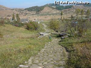 [P06] Aleea Vulcanilor, văzută în sens invers. În fundal, înconjurată de pădure, se observă şi rezervaţia Pâclele Mari » foto by Claudiu U.
 - 
<span class="allrVoted glyphicon glyphicon-heart hidden" id="av583336"></span>
<a class="m-l-10 hidden" id="sv583336" onclick="voting_Foto_DelVot(,583336,3566)" role="button">șterge vot <span class="glyphicon glyphicon-remove"></span></a>
<a id="v9583336" class=" c-red"  onclick="voting_Foto_SetVot(583336)" role="button"><span class="glyphicon glyphicon-heart-empty"></span> <b>LIKE</b> = Votează poza</a> <img class="hidden"  id="f583336W9" src="/imagini/loader.gif" border="0" /><span class="AjErrMes hidden" id="e583336ErM"></span>