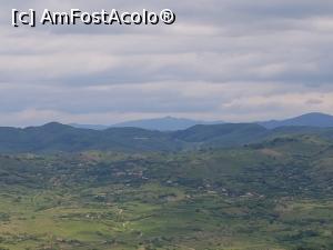 [P24] Plimbare pe meleaguri buzoiene; în fundal se observă Penteleul, ”acoperișul” Buzăului. » foto by Floryn81
 - 
<span class="allrVoted glyphicon glyphicon-heart hidden" id="av1172189"></span>
<a class="m-l-10 hidden" id="sv1172189" onclick="voting_Foto_DelVot(,1172189,3566)" role="button">șterge vot <span class="glyphicon glyphicon-remove"></span></a>
<a id="v91172189" class=" c-red"  onclick="voting_Foto_SetVot(1172189)" role="button"><span class="glyphicon glyphicon-heart-empty"></span> <b>LIKE</b> = Votează poza</a> <img class="hidden"  id="f1172189W9" src="/imagini/loader.gif" border="0" /><span class="AjErrMes hidden" id="e1172189ErM"></span>