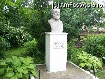 [P11] Bustul scriitorului . » foto by cronung
 - 
<span class="allrVoted glyphicon glyphicon-heart hidden" id="av22032"></span>
<a class="m-l-10 hidden" id="sv22032" onclick="voting_Foto_DelVot(,22032,3571)" role="button">șterge vot <span class="glyphicon glyphicon-remove"></span></a>
<a id="v922032" class=" c-red"  onclick="voting_Foto_SetVot(22032)" role="button"><span class="glyphicon glyphicon-heart-empty"></span> <b>LIKE</b> = Votează poza</a> <img class="hidden"  id="f22032W9" src="/imagini/loader.gif" border="0" /><span class="AjErrMes hidden" id="e22032ErM"></span>