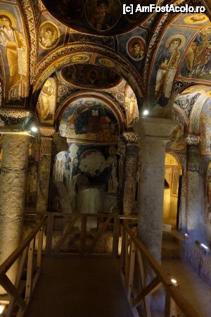 [P23] Muzeul in aer liber Goreme - Biserica intunecata » foto by nickro
 - 
<span class="allrVoted glyphicon glyphicon-heart hidden" id="av510596"></span>
<a class="m-l-10 hidden" id="sv510596" onclick="voting_Foto_DelVot(,510596,3573)" role="button">șterge vot <span class="glyphicon glyphicon-remove"></span></a>
<a id="v9510596" class=" c-red"  onclick="voting_Foto_SetVot(510596)" role="button"><span class="glyphicon glyphicon-heart-empty"></span> <b>LIKE</b> = Votează poza</a> <img class="hidden"  id="f510596W9" src="/imagini/loader.gif" border="0" /><span class="AjErrMes hidden" id="e510596ErM"></span>