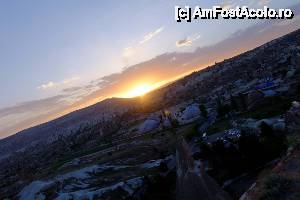 [P03] Baloane in zori, vazute de la Sunset Point - Goreme » foto by nickro
 - 
<span class="allrVoted glyphicon glyphicon-heart hidden" id="av510555"></span>
<a class="m-l-10 hidden" id="sv510555" onclick="voting_Foto_DelVot(,510555,3573)" role="button">șterge vot <span class="glyphicon glyphicon-remove"></span></a>
<a id="v9510555" class=" c-red"  onclick="voting_Foto_SetVot(510555)" role="button"><span class="glyphicon glyphicon-heart-empty"></span> <b>LIKE</b> = Votează poza</a> <img class="hidden"  id="f510555W9" src="/imagini/loader.gif" border="0" /><span class="AjErrMes hidden" id="e510555ErM"></span>
