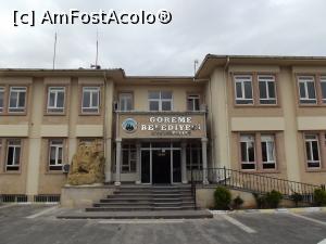 [P32] Primăria din Göreme » foto by irinad
 - 
<span class="allrVoted glyphicon glyphicon-heart hidden" id="av916900"></span>
<a class="m-l-10 hidden" id="sv916900" onclick="voting_Foto_DelVot(,916900,3573)" role="button">șterge vot <span class="glyphicon glyphicon-remove"></span></a>
<a id="v9916900" class=" c-red"  onclick="voting_Foto_SetVot(916900)" role="button"><span class="glyphicon glyphicon-heart-empty"></span> <b>LIKE</b> = Votează poza</a> <img class="hidden"  id="f916900W9" src="/imagini/loader.gif" border="0" /><span class="AjErrMes hidden" id="e916900ErM"></span>