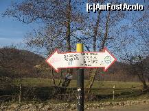 [P15] La 8 km de Rasnov, in drum spre Predeal, un indicator ne indreapta spre Cheile Rasnoavei » foto by dorgo
 - 
<span class="allrVoted glyphicon glyphicon-heart hidden" id="av167145"></span>
<a class="m-l-10 hidden" id="sv167145" onclick="voting_Foto_DelVot(,167145,3588)" role="button">șterge vot <span class="glyphicon glyphicon-remove"></span></a>
<a id="v9167145" class=" c-red"  onclick="voting_Foto_SetVot(167145)" role="button"><span class="glyphicon glyphicon-heart-empty"></span> <b>LIKE</b> = Votează poza</a> <img class="hidden"  id="f167145W9" src="/imagini/loader.gif" border="0" /><span class="AjErrMes hidden" id="e167145ErM"></span>