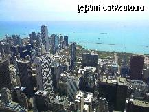 [P04] Tot in Willis Tower. Se vad: cel mai inalt este Aon Center, in plan apropiat si ingust este Chase Tower, iar cel din extrema dreapta, rosu (nu prea se vede rosu) este CNA Center » foto by MCM
 - 
<span class="allrVoted glyphicon glyphicon-heart hidden" id="av390082"></span>
<a class="m-l-10 hidden" id="sv390082" onclick="voting_Foto_DelVot(,390082,3589)" role="button">șterge vot <span class="glyphicon glyphicon-remove"></span></a>
<a id="v9390082" class=" c-red"  onclick="voting_Foto_SetVot(390082)" role="button"><span class="glyphicon glyphicon-heart-empty"></span> <b>LIKE</b> = Votează poza</a> <img class="hidden"  id="f390082W9" src="/imagini/loader.gif" border="0" /><span class="AjErrMes hidden" id="e390082ErM"></span>