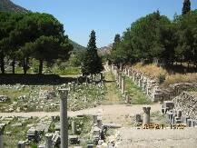 [P06] Agora de Jos. Aici palpita viata de zi cu zi a Efesului. In Agora se intra prin trei porti foarte frumoase, construite de doi sclavi eliberati, deveniti bogati: Mazeus si Mithridades.  » foto by florinbad
 - 
<span class="allrVoted glyphicon glyphicon-heart hidden" id="av335803"></span>
<a class="m-l-10 hidden" id="sv335803" onclick="voting_Foto_DelVot(,335803,3592)" role="button">șterge vot <span class="glyphicon glyphicon-remove"></span></a>
<a id="v9335803" class=" c-red"  onclick="voting_Foto_SetVot(335803)" role="button"><span class="glyphicon glyphicon-heart-empty"></span> <b>LIKE</b> = Votează poza</a> <img class="hidden"  id="f335803W9" src="/imagini/loader.gif" border="0" /><span class="AjErrMes hidden" id="e335803ErM"></span>