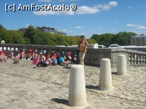 [P05] Cu un grup de copii, obositi si ei de soare si de cozi. Insa, grupurile aveau acces pe la alta intrare. Insa si acolo erau cozi.  » foto by cristina47*
 - 
<span class="allrVoted glyphicon glyphicon-heart hidden" id="av742924"></span>
<a class="m-l-10 hidden" id="sv742924" onclick="voting_Foto_DelVot(,742924,3618)" role="button">șterge vot <span class="glyphicon glyphicon-remove"></span></a>
<a id="v9742924" class=" c-red"  onclick="voting_Foto_SetVot(742924)" role="button"><span class="glyphicon glyphicon-heart-empty"></span> <b>LIKE</b> = Votează poza</a> <img class="hidden"  id="f742924W9" src="/imagini/loader.gif" border="0" /><span class="AjErrMes hidden" id="e742924ErM"></span>