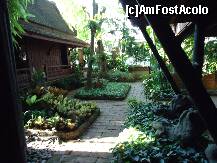[P28] Curte interioara-casa lui Jim Thompson » foto by station5*
 - 
<span class="allrVoted glyphicon glyphicon-heart hidden" id="av254499"></span>
<a class="m-l-10 hidden" id="sv254499" onclick="voting_Foto_DelVot(,254499,3625)" role="button">șterge vot <span class="glyphicon glyphicon-remove"></span></a>
<a id="v9254499" class=" c-red"  onclick="voting_Foto_SetVot(254499)" role="button"><span class="glyphicon glyphicon-heart-empty"></span> <b>LIKE</b> = Votează poza</a> <img class="hidden"  id="f254499W9" src="/imagini/loader.gif" border="0" /><span class="AjErrMes hidden" id="e254499ErM"></span>