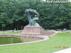 [P02] Varşovia - Parcul Łazienki. Monumentul Chopin şi aleile cu trandafiri.  » foto by iulianic
 - 
<span class="allrVoted glyphicon glyphicon-heart hidden" id="av607653"></span>
<a class="m-l-10 hidden" id="sv607653" onclick="voting_Foto_DelVot(,607653,3644)" role="button">șterge vot <span class="glyphicon glyphicon-remove"></span></a>
<a id="v9607653" class=" c-red"  onclick="voting_Foto_SetVot(607653)" role="button"><span class="glyphicon glyphicon-heart-empty"></span> <b>LIKE</b> = Votează poza</a> <img class="hidden"  id="f607653W9" src="/imagini/loader.gif" border="0" /><span class="AjErrMes hidden" id="e607653ErM"></span>