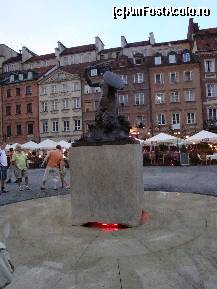 [P39] Old Town Square din Varșovia : statuia micii sirene, simbolul orașului » foto by mariana.olaru
 - 
<span class="allrVoted glyphicon glyphicon-heart hidden" id="av150004"></span>
<a class="m-l-10 hidden" id="sv150004" onclick="voting_Foto_DelVot(,150004,3644)" role="button">șterge vot <span class="glyphicon glyphicon-remove"></span></a>
<a id="v9150004" class=" c-red"  onclick="voting_Foto_SetVot(150004)" role="button"><span class="glyphicon glyphicon-heart-empty"></span> <b>LIKE</b> = Votează poza</a> <img class="hidden"  id="f150004W9" src="/imagini/loader.gif" border="0" /><span class="AjErrMes hidden" id="e150004ErM"></span>