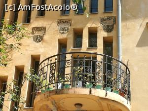 [P19] Balconul de pe zidul frontal al Liceului St. L. Roth și câteva „amprente” cu trimitere la masonerie » foto by crismis
 - 
<span class="allrVoted glyphicon glyphicon-heart hidden" id="av978431"></span>
<a class="m-l-10 hidden" id="sv978431" onclick="voting_Foto_DelVot(,978431,3668)" role="button">șterge vot <span class="glyphicon glyphicon-remove"></span></a>
<a id="v9978431" class=" c-red"  onclick="voting_Foto_SetVot(978431)" role="button"><span class="glyphicon glyphicon-heart-empty"></span> <b>LIKE</b> = Votează poza</a> <img class="hidden"  id="f978431W9" src="/imagini/loader.gif" border="0" /><span class="AjErrMes hidden" id="e978431ErM"></span>