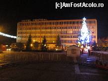 [P35] Hotelul Central, cunoscut încă din anii socialismului, în prezent fiind închis, pentru renovare. El va deveni un hotel modern, demn de un oraş atât de frumos...  » foto by Neptunus
 - 
<span class="allrVoted glyphicon glyphicon-heart hidden" id="av489305"></span>
<a class="m-l-10 hidden" id="sv489305" onclick="voting_Foto_DelVot(,489305,3668)" role="button">șterge vot <span class="glyphicon glyphicon-remove"></span></a>
<a id="v9489305" class=" c-red"  onclick="voting_Foto_SetVot(489305)" role="button"><span class="glyphicon glyphicon-heart-empty"></span> <b>LIKE</b> = Votează poza</a> <img class="hidden"  id="f489305W9" src="/imagini/loader.gif" border="0" /><span class="AjErrMes hidden" id="e489305ErM"></span>