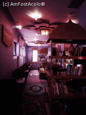 [P25] Ramayana Cafe - interior » foto by AncaGO
 - 
<span class="allrVoted glyphicon glyphicon-heart hidden" id="av1005587"></span>
<a class="m-l-10 hidden" id="sv1005587" onclick="voting_Foto_DelVot(,1005587,3677)" role="button">șterge vot <span class="glyphicon glyphicon-remove"></span></a>
<a id="v91005587" class=" c-red"  onclick="voting_Foto_SetVot(1005587)" role="button"><span class="glyphicon glyphicon-heart-empty"></span> <b>LIKE</b> = Votează poza</a> <img class="hidden"  id="f1005587W9" src="/imagini/loader.gif" border="0" /><span class="AjErrMes hidden" id="e1005587ErM"></span>