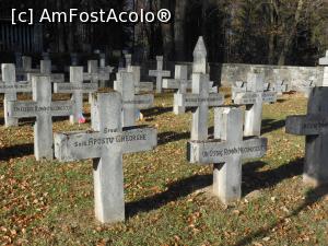 [P32] Sinaia - Cimitirul Eroilor.  » foto by iulianic
 - 
<span class="allrVoted glyphicon glyphicon-heart hidden" id="av1039273"></span>
<a class="m-l-10 hidden" id="sv1039273" onclick="voting_Foto_DelVot(,1039273,3677)" role="button">șterge vot <span class="glyphicon glyphicon-remove"></span></a>
<a id="v91039273" class=" c-red"  onclick="voting_Foto_SetVot(1039273)" role="button"><span class="glyphicon glyphicon-heart-empty"></span> <b>LIKE</b> = Votează poza</a> <img class="hidden"  id="f1039273W9" src="/imagini/loader.gif" border="0" /><span class="AjErrMes hidden" id="e1039273ErM"></span>