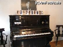 [P73] Casa memorială G. Enescu- pianina de la etaj » foto by mirelopodu*
 - 
<span class="allrVoted glyphicon glyphicon-heart hidden" id="av57931"></span>
<a class="m-l-10 hidden" id="sv57931" onclick="voting_Foto_DelVot(,57931,3677)" role="button">șterge vot <span class="glyphicon glyphicon-remove"></span></a>
<a id="v957931" class=" c-red"  onclick="voting_Foto_SetVot(57931)" role="button"><span class="glyphicon glyphicon-heart-empty"></span> <b>LIKE</b> = Votează poza</a> <img class="hidden"  id="f57931W9" src="/imagini/loader.gif" border="0" /><span class="AjErrMes hidden" id="e57931ErM"></span>