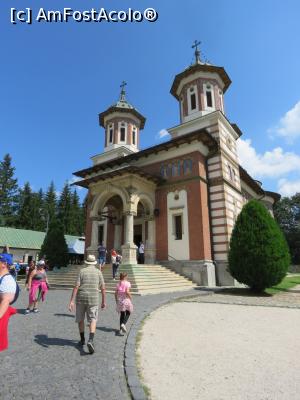 [P14] Manastirea Sinaia » foto by indiralisa_26
 - 
<span class="allrVoted glyphicon glyphicon-heart hidden" id="av1003697"></span>
<a class="m-l-10 hidden" id="sv1003697" onclick="voting_Foto_DelVot(,1003697,3677)" role="button">șterge vot <span class="glyphicon glyphicon-remove"></span></a>
<a id="v91003697" class=" c-red"  onclick="voting_Foto_SetVot(1003697)" role="button"><span class="glyphicon glyphicon-heart-empty"></span> <b>LIKE</b> = Votează poza</a> <img class="hidden"  id="f1003697W9" src="/imagini/loader.gif" border="0" /><span class="AjErrMes hidden" id="e1003697ErM"></span>