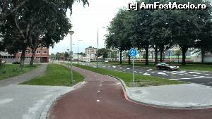 [P20] Piste de biciclete in Rotterdam, respectul natura si cultul pentru miscare se observa din poza » foto by florintoma
 - 
<span class="allrVoted glyphicon glyphicon-heart hidden" id="av561662"></span>
<a class="m-l-10 hidden" id="sv561662" onclick="voting_Foto_DelVot(,561662,3679)" role="button">șterge vot <span class="glyphicon glyphicon-remove"></span></a>
<a id="v9561662" class=" c-red"  onclick="voting_Foto_SetVot(561662)" role="button"><span class="glyphicon glyphicon-heart-empty"></span> <b>LIKE</b> = Votează poza</a> <img class="hidden"  id="f561662W9" src="/imagini/loader.gif" border="0" /><span class="AjErrMes hidden" id="e561662ErM"></span>