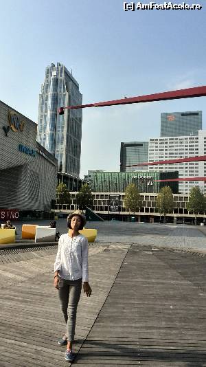 [P06] Pathe Schouwburgplein. Zona de shopping Lijnbaan- magazine de firme in Rotterdam, un cinema iMax si reflectoare profi- brat rosu! » foto by florintoma
 - 
<span class="allrVoted glyphicon glyphicon-heart hidden" id="av561398"></span>
<a class="m-l-10 hidden" id="sv561398" onclick="voting_Foto_DelVot(,561398,3679)" role="button">șterge vot <span class="glyphicon glyphicon-remove"></span></a>
<a id="v9561398" class=" c-red"  onclick="voting_Foto_SetVot(561398)" role="button"><span class="glyphicon glyphicon-heart-empty"></span> <b>LIKE</b> = Votează poza</a> <img class="hidden"  id="f561398W9" src="/imagini/loader.gif" border="0" /><span class="AjErrMes hidden" id="e561398ErM"></span>