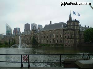 [P12] In fundalul fotografiei, clădirea Guvernului Olandei.  » foto by Mihai18*
 - 
<span class="allrVoted glyphicon glyphicon-heart hidden" id="av644173"></span>
<a class="m-l-10 hidden" id="sv644173" onclick="voting_Foto_DelVot(,644173,3707)" role="button">șterge vot <span class="glyphicon glyphicon-remove"></span></a>
<a id="v9644173" class=" c-red"  onclick="voting_Foto_SetVot(644173)" role="button"><span class="glyphicon glyphicon-heart-empty"></span> <b>LIKE</b> = Votează poza</a> <img class="hidden"  id="f644173W9" src="/imagini/loader.gif" border="0" /><span class="AjErrMes hidden" id="e644173ErM"></span>