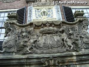 [P15] Detaliu arhitectural de pe fatada rococo a primăriei din Sneek-figuri alegorice » foto by mireille
 - 
<span class="allrVoted glyphicon glyphicon-heart hidden" id="av678593"></span>
<a class="m-l-10 hidden" id="sv678593" onclick="voting_Foto_DelVot(,678593,3710)" role="button">șterge vot <span class="glyphicon glyphicon-remove"></span></a>
<a id="v9678593" class=" c-red"  onclick="voting_Foto_SetVot(678593)" role="button"><span class="glyphicon glyphicon-heart-empty"></span> <b>LIKE</b> = Votează poza</a> <img class="hidden"  id="f678593W9" src="/imagini/loader.gif" border="0" /><span class="AjErrMes hidden" id="e678593ErM"></span>