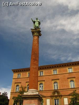 [P28] Piazza San Domenico » foto by Radu Tudoran
 - 
<span class="allrVoted glyphicon glyphicon-heart hidden" id="av747079"></span>
<a class="m-l-10 hidden" id="sv747079" onclick="voting_Foto_DelVot(,747079,3721)" role="button">șterge vot <span class="glyphicon glyphicon-remove"></span></a>
<a id="v9747079" class=" c-red"  onclick="voting_Foto_SetVot(747079)" role="button"><span class="glyphicon glyphicon-heart-empty"></span> <b>LIKE</b> = Votează poza</a> <img class="hidden"  id="f747079W9" src="/imagini/loader.gif" border="0" /><span class="AjErrMes hidden" id="e747079ErM"></span>