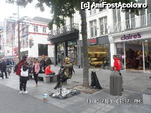 [P15] pe bulevardul principal o statuie vie » foto by amero
 - 
<span class="allrVoted glyphicon glyphicon-heart hidden" id="av501060"></span>
<a class="m-l-10 hidden" id="sv501060" onclick="voting_Foto_DelVot(,501060,3747)" role="button">șterge vot <span class="glyphicon glyphicon-remove"></span></a>
<a id="v9501060" class=" c-red"  onclick="voting_Foto_SetVot(501060)" role="button"><span class="glyphicon glyphicon-heart-empty"></span> <b>LIKE</b> = Votează poza</a> <img class="hidden"  id="f501060W9" src="/imagini/loader.gif" border="0" /><span class="AjErrMes hidden" id="e501060ErM"></span>