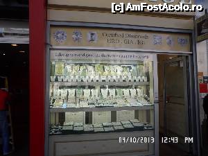 [P02] magazin cu bijuterii-diamante din zona bd. Meir, in apropierea garii » foto by amero
 - 
<span class="allrVoted glyphicon glyphicon-heart hidden" id="av501037"></span>
<a class="m-l-10 hidden" id="sv501037" onclick="voting_Foto_DelVot(,501037,3747)" role="button">șterge vot <span class="glyphicon glyphicon-remove"></span></a>
<a id="v9501037" class=" c-red"  onclick="voting_Foto_SetVot(501037)" role="button"><span class="glyphicon glyphicon-heart-empty"></span> <b>LIKE</b> = Votează poza</a> <img class="hidden"  id="f501037W9" src="/imagini/loader.gif" border="0" /><span class="AjErrMes hidden" id="e501037ErM"></span>