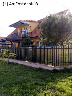 [P03] Strada George Cosbuc, vila frumoasa,  » foto by danaeldreny*
 - 
<span class="allrVoted glyphicon glyphicon-heart hidden" id="av852304"></span>
<a class="m-l-10 hidden" id="sv852304" onclick="voting_Foto_DelVot(,852304,3771)" role="button">șterge vot <span class="glyphicon glyphicon-remove"></span></a>
<a id="v9852304" class=" c-red"  onclick="voting_Foto_SetVot(852304)" role="button"><span class="glyphicon glyphicon-heart-empty"></span> <b>LIKE</b> = Votează poza</a> <img class="hidden"  id="f852304W9" src="/imagini/loader.gif" border="0" /><span class="AjErrMes hidden" id="e852304ErM"></span>