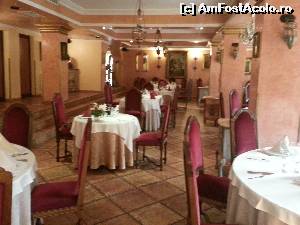 [P12] Alt cadru din restaurant » foto by Dan&Ema
 - 
<span class="allrVoted glyphicon glyphicon-heart hidden" id="av559458"></span>
<a class="m-l-10 hidden" id="sv559458" onclick="voting_Foto_DelVot(,559458,3772)" role="button">șterge vot <span class="glyphicon glyphicon-remove"></span></a>
<a id="v9559458" class=" c-red"  onclick="voting_Foto_SetVot(559458)" role="button"><span class="glyphicon glyphicon-heart-empty"></span> <b>LIKE</b> = Votează poza</a> <img class="hidden"  id="f559458W9" src="/imagini/loader.gif" border="0" /><span class="AjErrMes hidden" id="e559458ErM"></span>