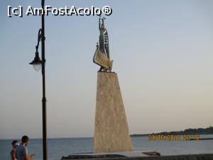 [P04] Alt simbol: Noe sau femeia bulgara crestina? Autorul lucrarii traieste, este celebru pe mapamond dar explicatia statuii nu am gasit-o clar scrisa.  » foto by elviramvio
 - 
<span class="allrVoted glyphicon glyphicon-heart hidden" id="av810444"></span>
<a class="m-l-10 hidden" id="sv810444" onclick="voting_Foto_DelVot(,810444,3774)" role="button">șterge vot <span class="glyphicon glyphicon-remove"></span></a>
<a id="v9810444" class=" c-red"  onclick="voting_Foto_SetVot(810444)" role="button"><span class="glyphicon glyphicon-heart-empty"></span> <b>LIKE</b> = Votează poza</a> <img class="hidden"  id="f810444W9" src="/imagini/loader.gif" border="0" /><span class="AjErrMes hidden" id="e810444ErM"></span>