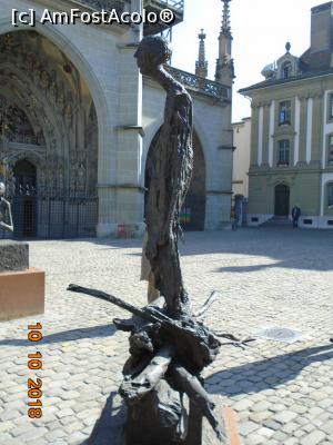 [P22] Altă statuie în Münsterplatz » foto by Mitica49
 - 
<span class="allrVoted glyphicon glyphicon-heart hidden" id="av1074841"></span>
<a class="m-l-10 hidden" id="sv1074841" onclick="voting_Foto_DelVot(,1074841,3785)" role="button">șterge vot <span class="glyphicon glyphicon-remove"></span></a>
<a id="v91074841" class=" c-red"  onclick="voting_Foto_SetVot(1074841)" role="button"><span class="glyphicon glyphicon-heart-empty"></span> <b>LIKE</b> = Votează poza</a> <img class="hidden"  id="f1074841W9" src="/imagini/loader.gif" border="0" /><span class="AjErrMes hidden" id="e1074841ErM"></span>